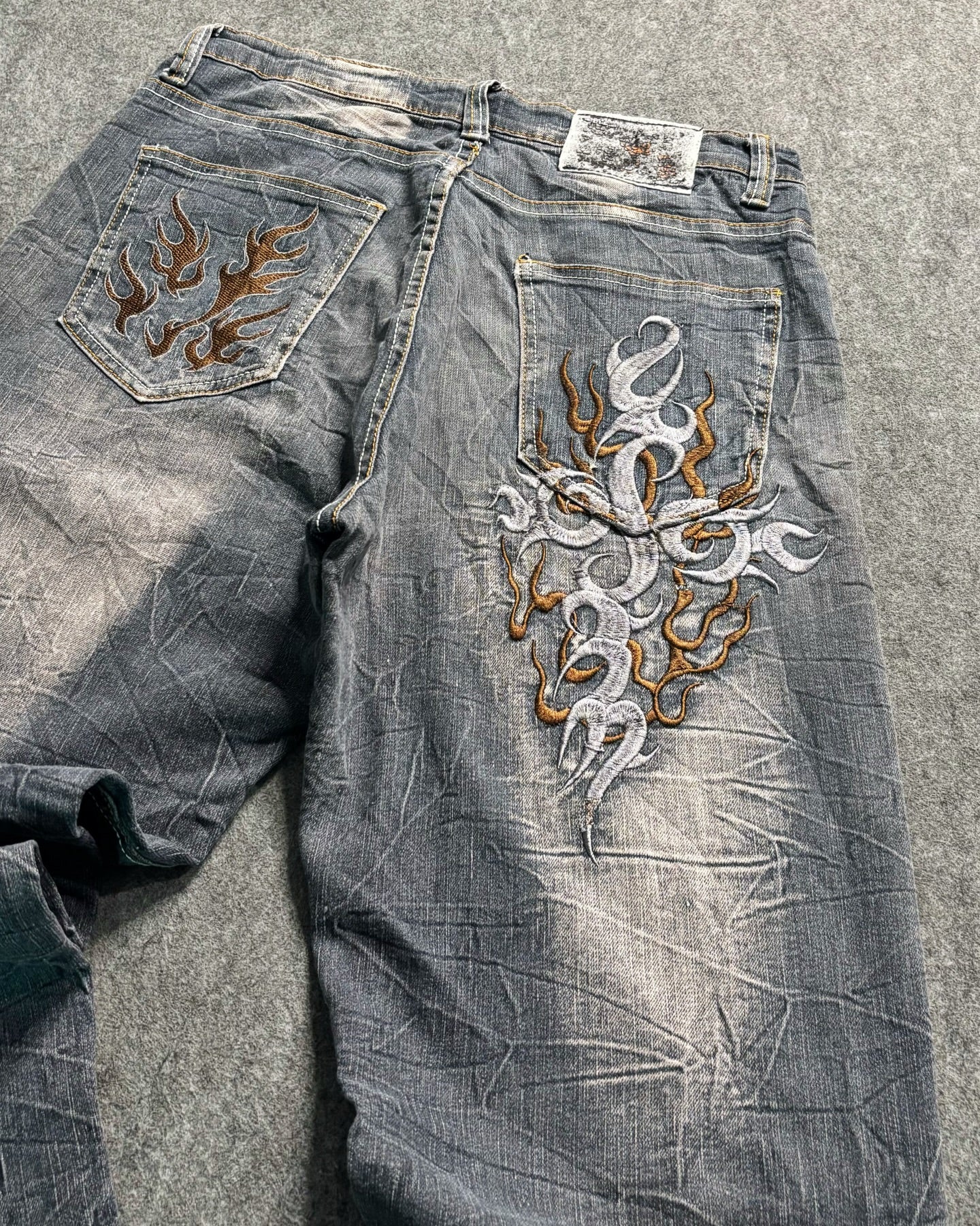 (RARE)Y2k ACID EMBRODIERY PREMIUM DENIM 🔥 PREMIUM QUALITY